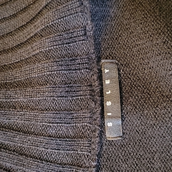 Sisely SKI Style Sweater - Picture 5 of 6